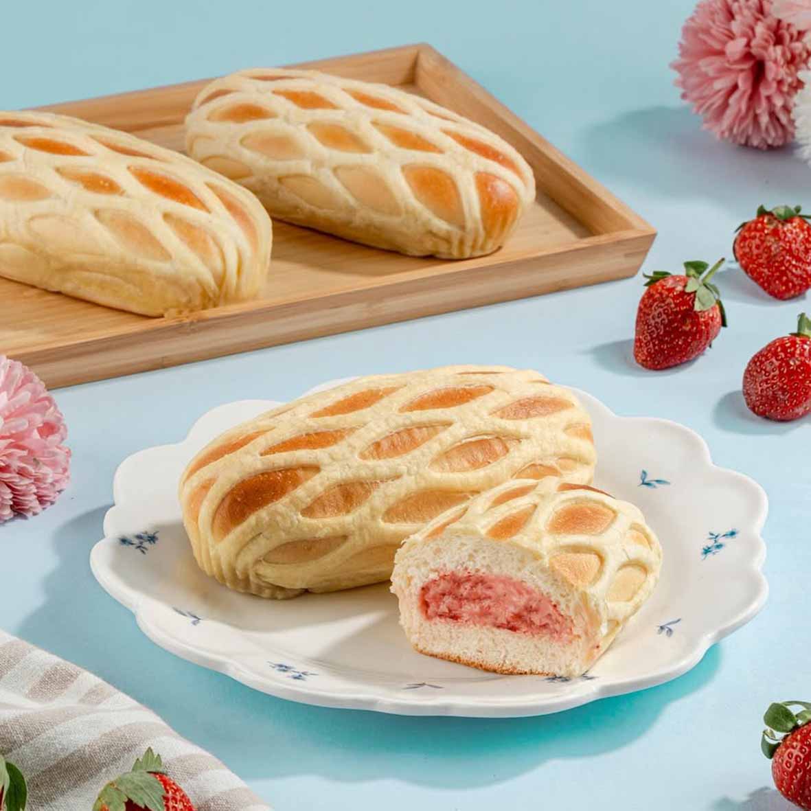 Roti Strawberry Creamcheese